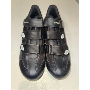 Cyclingdenl cleets  43 Size Black With White Brand New‎ Condition